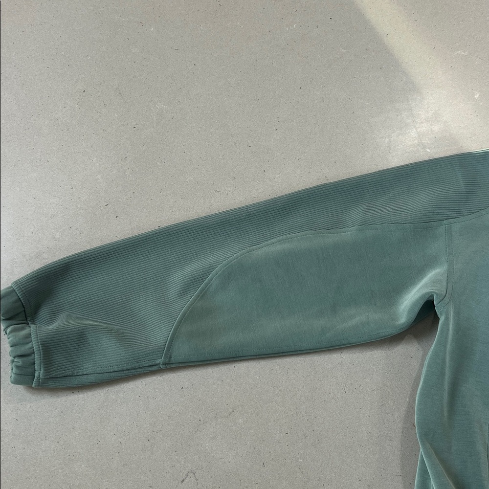 Lululemon half zip sweatshirt - Picture 4 of 12
